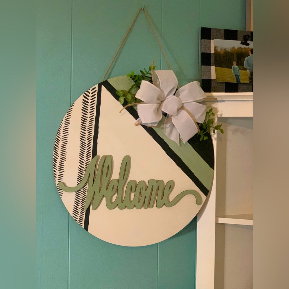 “Welcome” Door Hanger